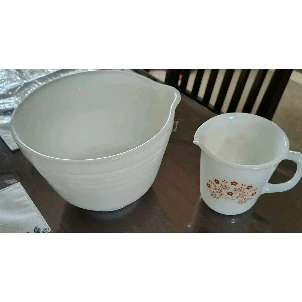 3 Vintage Pyrex  White Milk Glass Mixing Bowl & Creamer Cup Glass Baking Dish